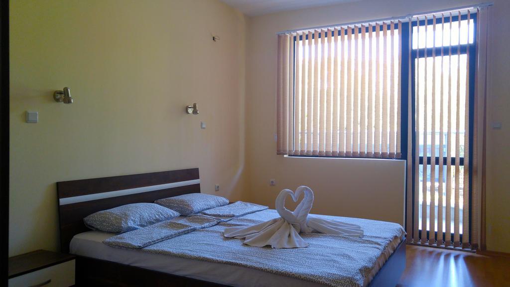 Europroperties Yalta Apartments Golden Sands Esterno foto